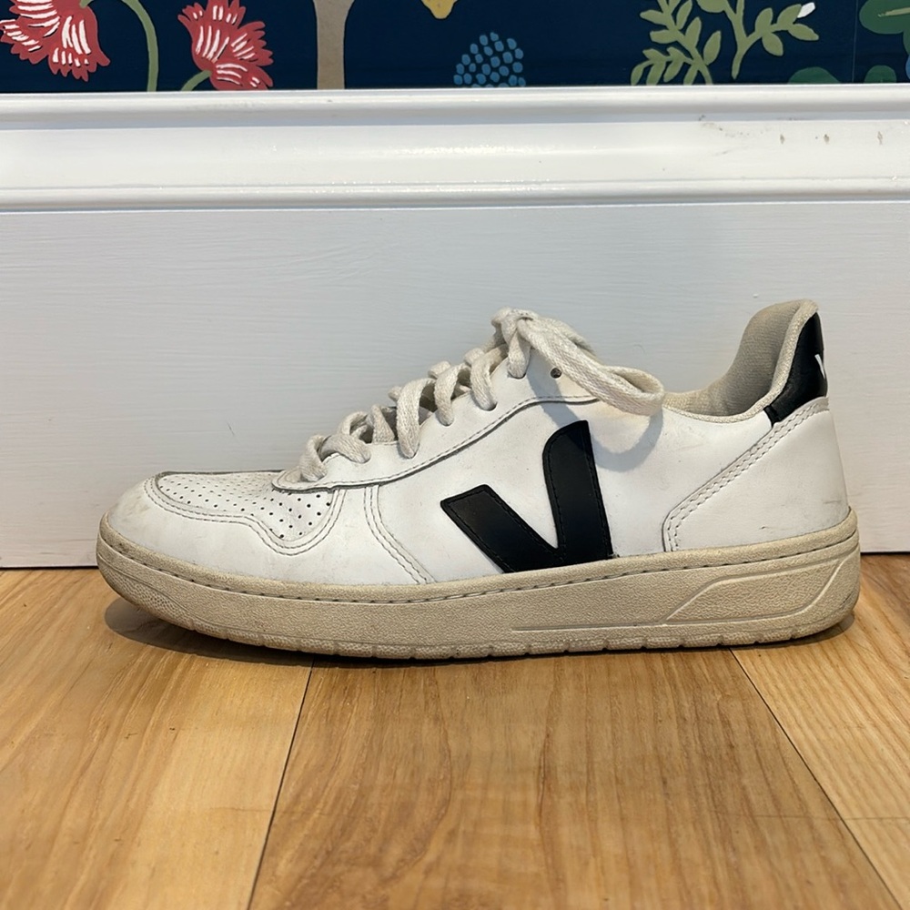 Classic Veja Sneakers - White with Black Trim, Gently Used, 7